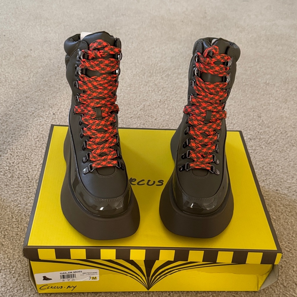 Circus by Sam Edelman Women's Olive Green Combat Boots with Red Laces. NEW